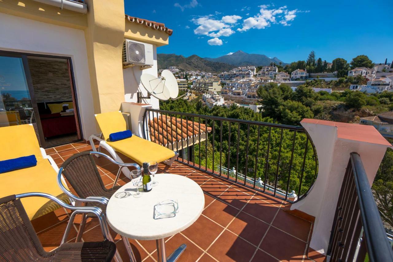 Hostal Casa Mercedes Nerja Bagian luar foto