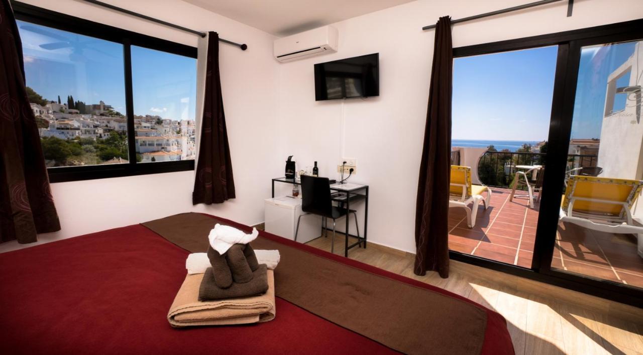 Hostal Casa Mercedes Nerja Bagian luar foto